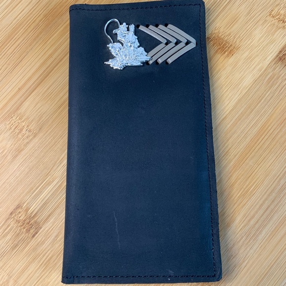 Sleek Black Leather card Holder Wallet with Silver Accent - Picture 1 of 8